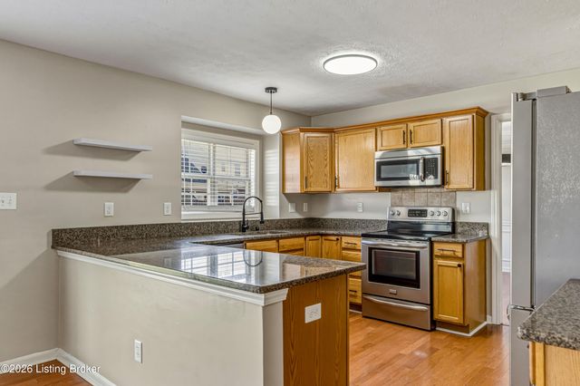 8305 Adams Run Rd, Louisville, KY 40228