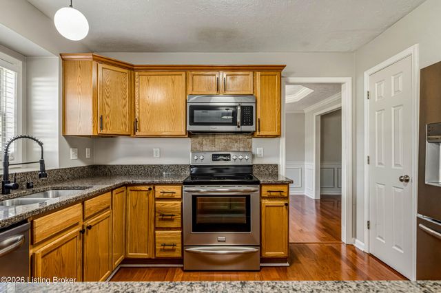 8305 Adams Run Rd, Louisville, KY 40228
