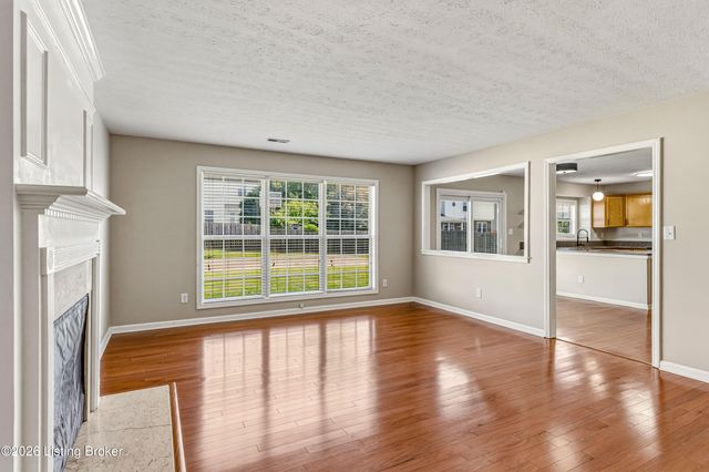 8305 Adams Run Rd, Louisville, KY 40228
