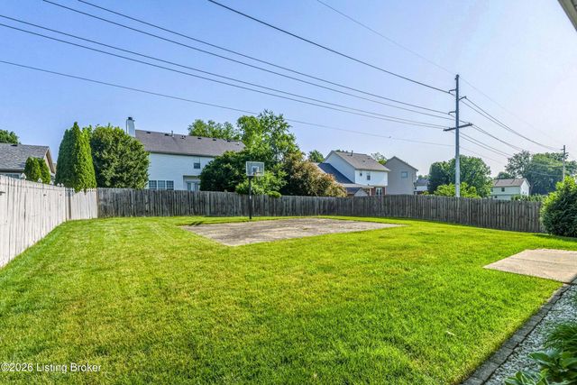 8305 Adams Run Rd, Louisville, KY 40228