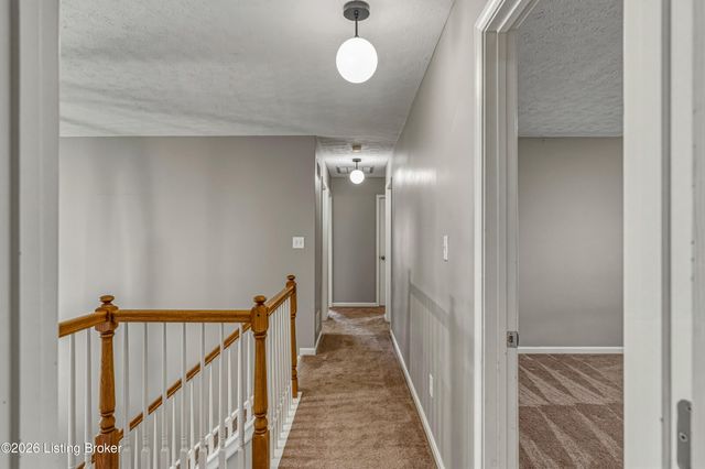 8305 Adams Run Rd, Louisville, KY 40228
