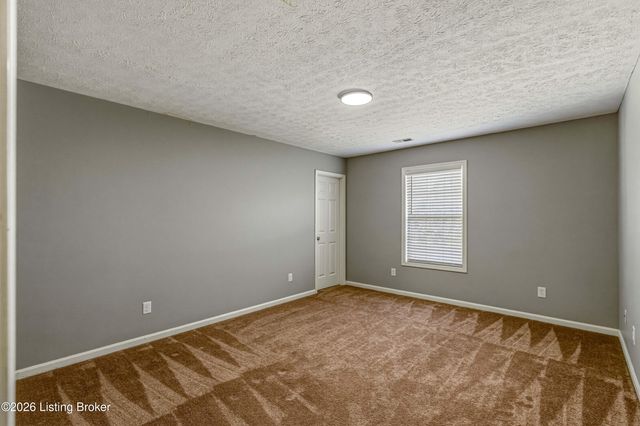 8305 Adams Run Rd, Louisville, KY 40228