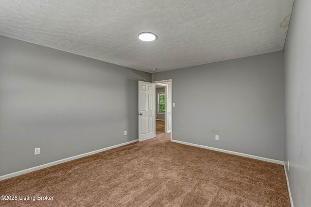 8305 Adams Run Rd, Louisville, KY 40228