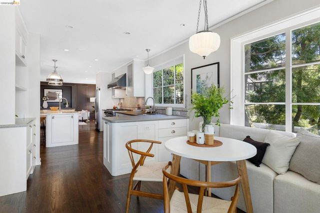 110 Somerset Rd, Piedmont, CA 94611