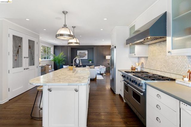 110 Somerset Rd, Piedmont, CA 94611