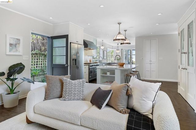 110 Somerset Rd, Piedmont, CA 94611