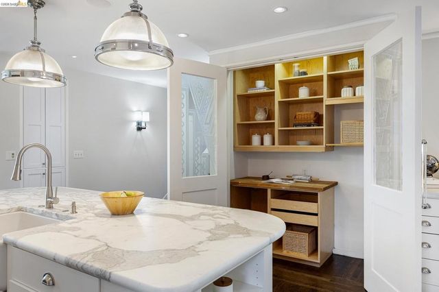 110 Somerset Rd, Piedmont, CA 94611