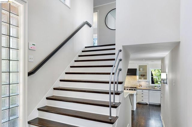 110 Somerset Rd, Piedmont, CA 94611