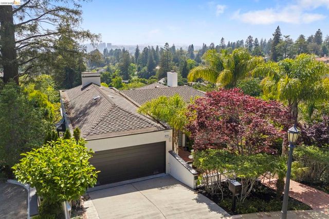 110 Somerset Rd, Piedmont, CA 94611