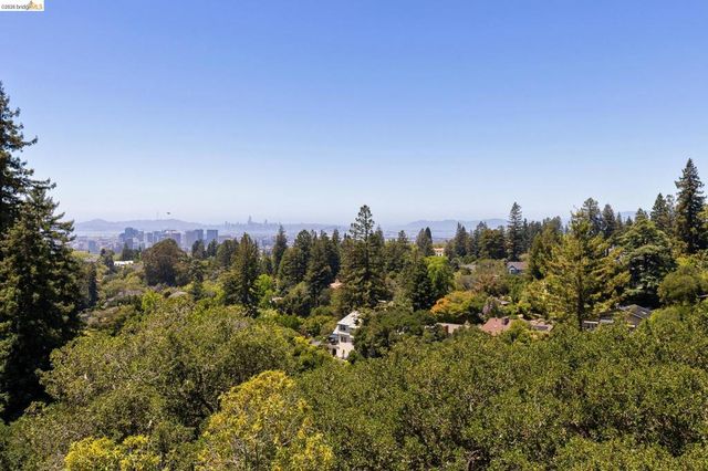 110 Somerset Rd, Piedmont, CA 94611
