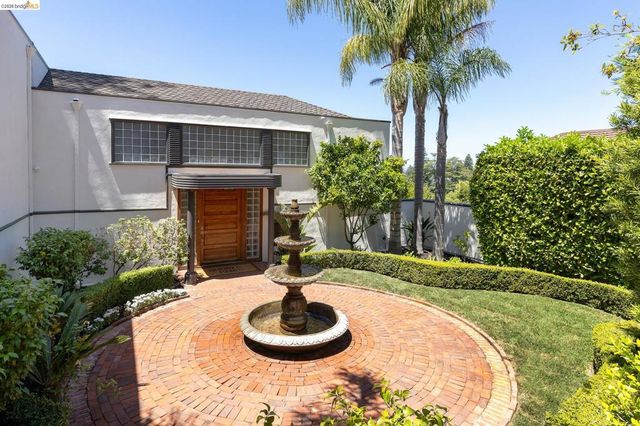 110 Somerset Rd, Piedmont, CA 94611