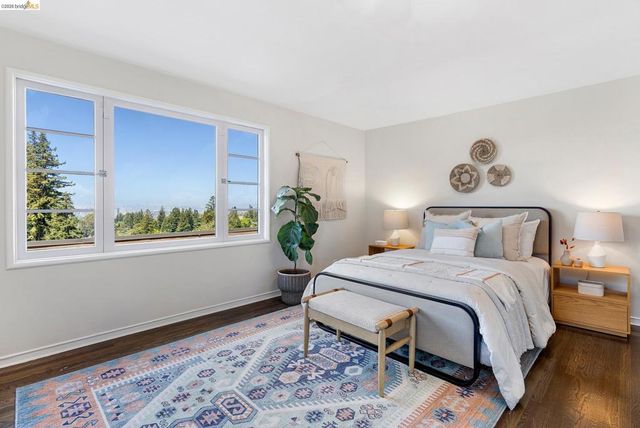 110 Somerset Rd, Piedmont, CA 94611