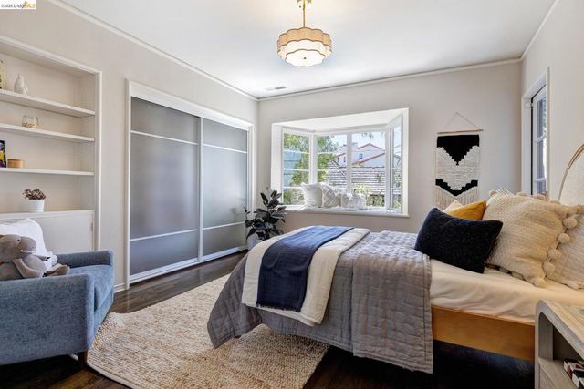 110 Somerset Rd, Piedmont, CA 94611