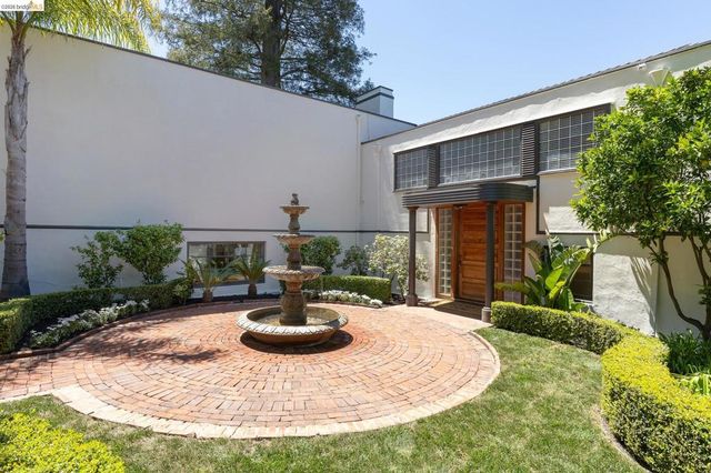 110 Somerset Rd, Piedmont, CA 94611