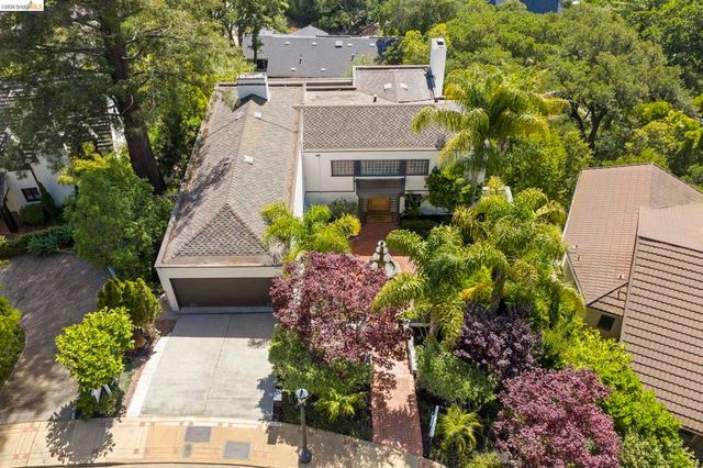 110 Somerset Rd, Piedmont, CA 94611