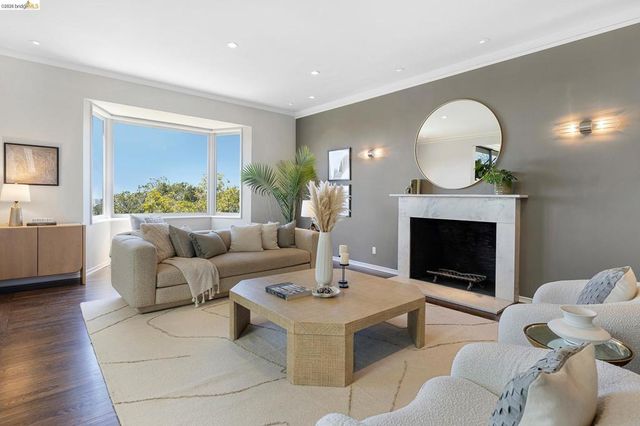 110 Somerset Rd, Piedmont, CA 94611