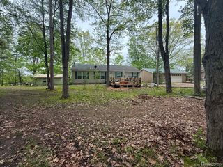 5994 N Lake Sanford Road, Edenville Township, MI 48657