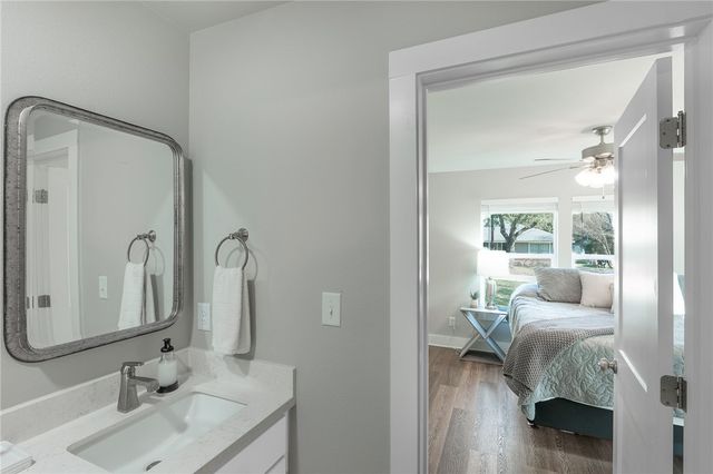 1015 East 27th Street, Bryan, TX 77803