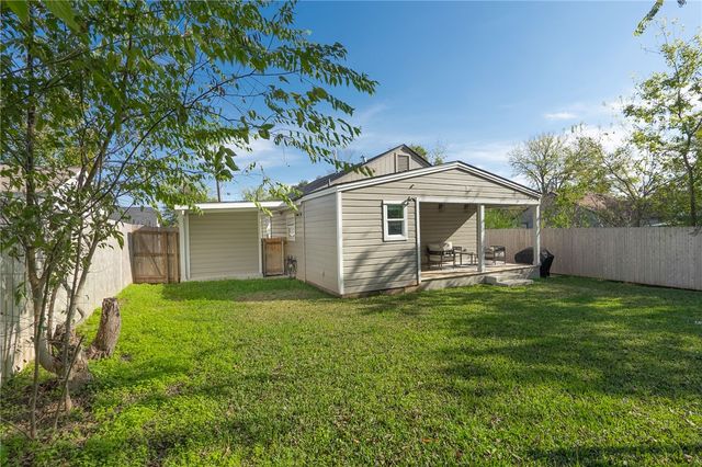1015 East 27th Street, Bryan, TX 77803