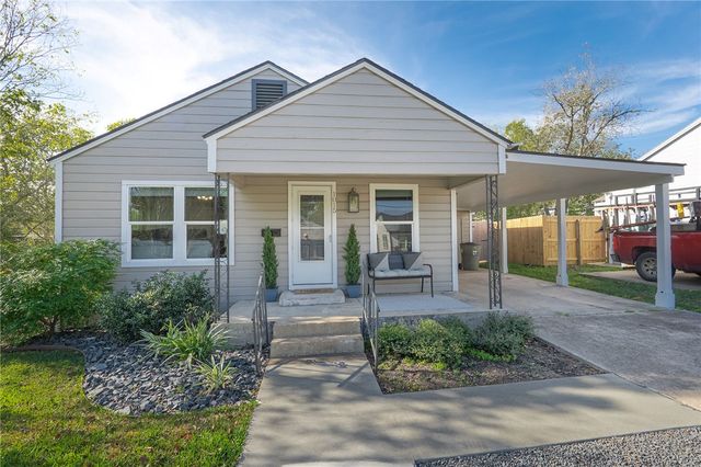 1015 East 27th Street, Bryan, TX 77803