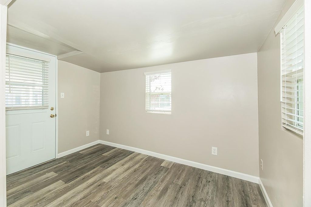 Image 19 of property listing at 371 Bethel Avenue # 74, Sanger, CA 93657