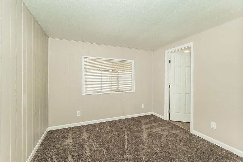 Image 27 of property listing at 371 Bethel Avenue # 74, Sanger, CA 93657