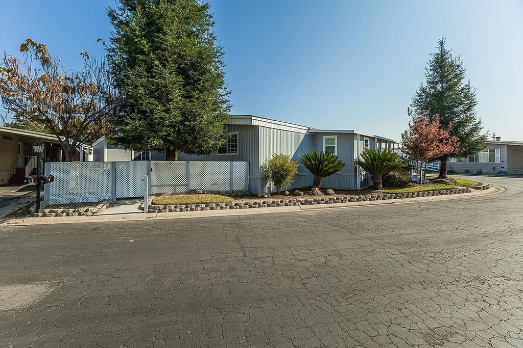 Image 34 of property listing at 371 Bethel Avenue # 74, Sanger, CA 93657