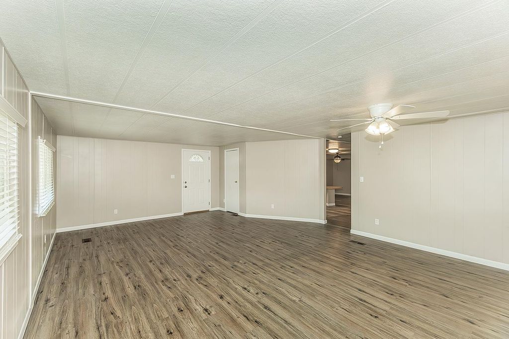 Image 9 of property listing at 371 Bethel Avenue # 74, Sanger, CA 93657