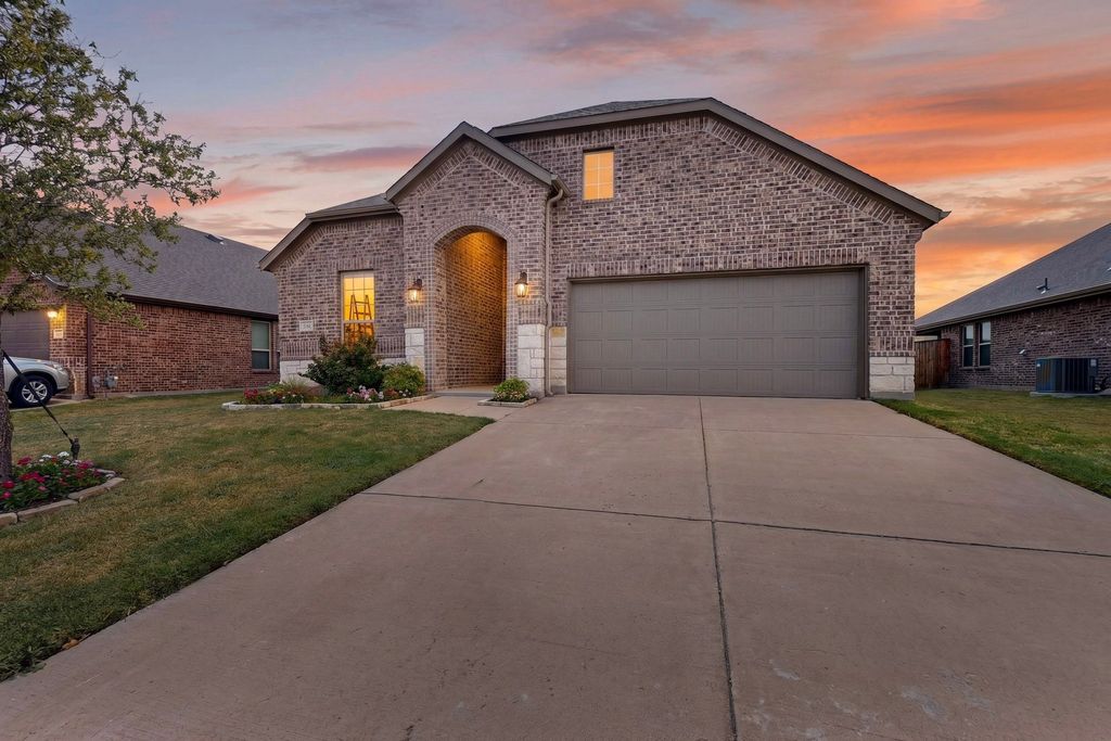 2804 Cain Drive, Anna, TX 75409
