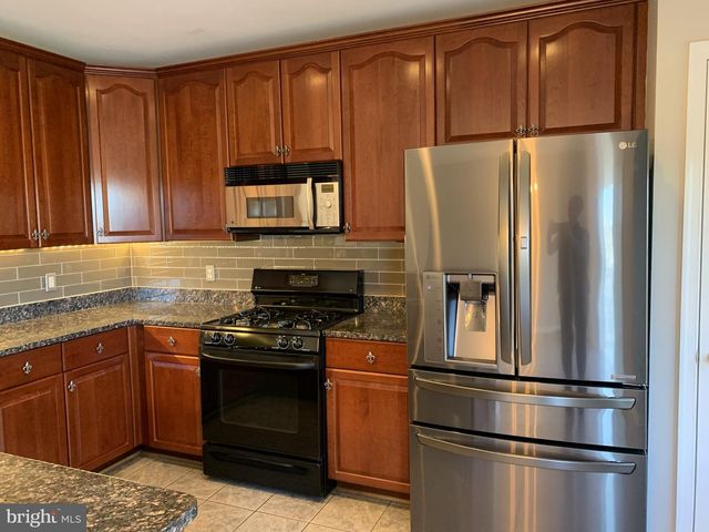 3384 GOVERNORS CREST CT, Alexandria, VA 22310