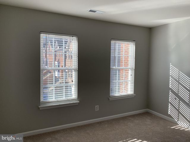 3384 GOVERNORS CREST CT, Alexandria, VA 22310