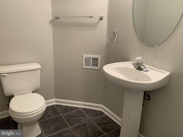 3384 GOVERNORS CREST CT, Alexandria, VA 22310