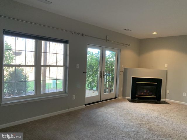3384 GOVERNORS CREST CT, Alexandria, VA 22310
