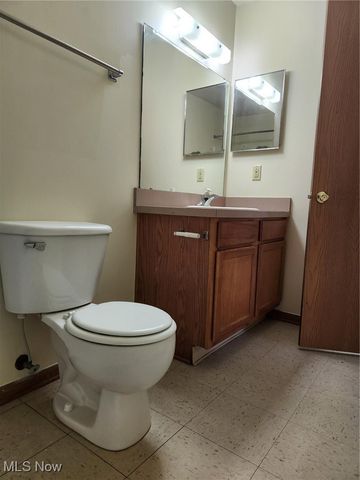 2954 Megan Circle, Youngstown, OH 44505