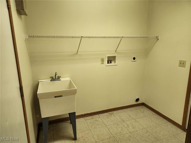 2954 Megan Circle, Youngstown, OH 44505