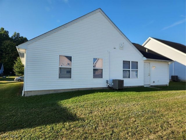 2954 Megan Circle, Youngstown, OH 44505