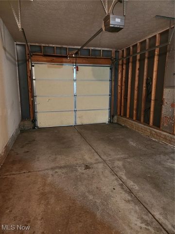 2954 Megan Circle, Youngstown, OH 44505