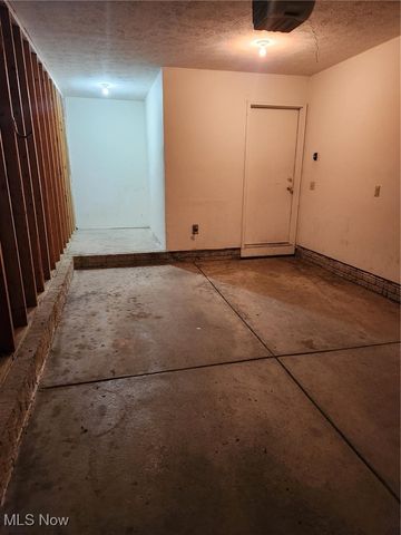 2954 Megan Circle, Youngstown, OH 44505