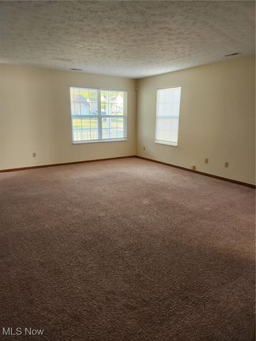 2954 Megan Circle, Youngstown, OH 44505