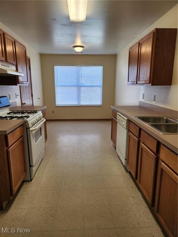 2954 Megan Circle, Youngstown, OH 44505