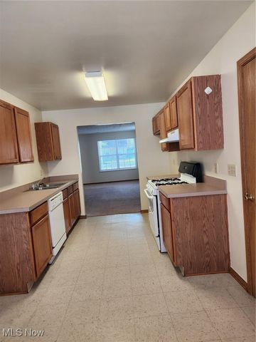 2954 Megan Circle, Youngstown, OH 44505