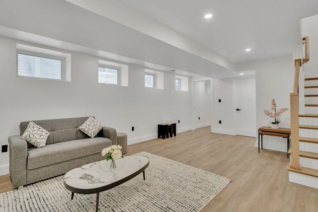 19 Keith St 1, Watertown, MA 02472