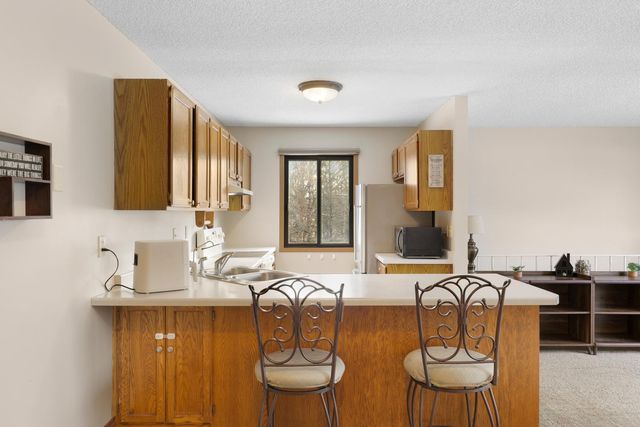 5650 Brandlwood Court 68, White Bear Lake, MN 55110