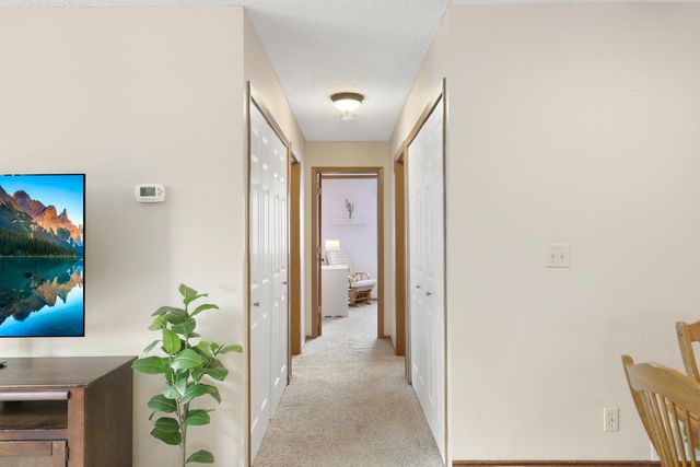 5650 Brandlwood Court 68, White Bear Lake, MN 55110