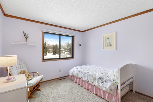 5650 Brandlwood Court 68, White Bear Lake, MN 55110