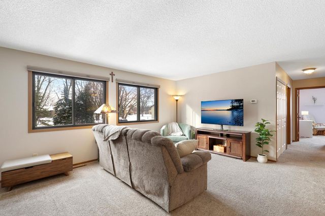 5650 Brandlwood Court 68, White Bear Lake, MN 55110