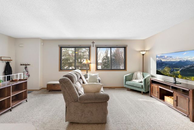 5650 Brandlwood Court 68, White Bear Lake, MN 55110