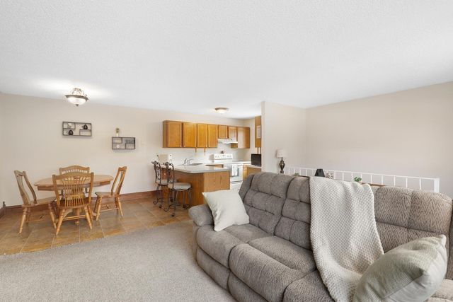 5650 Brandlwood Court 68, White Bear Lake, MN 55110