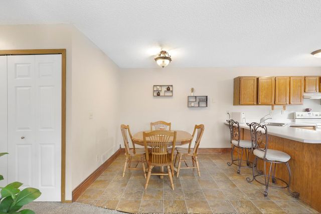 5650 Brandlwood Court 68, White Bear Lake, MN 55110