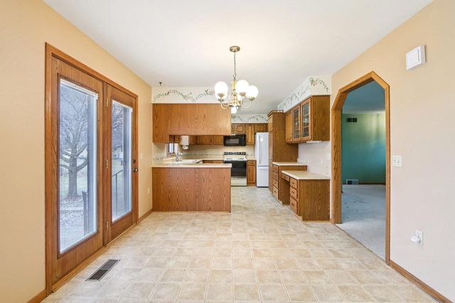 310 Kay Drive, Waunakee, WI 53597